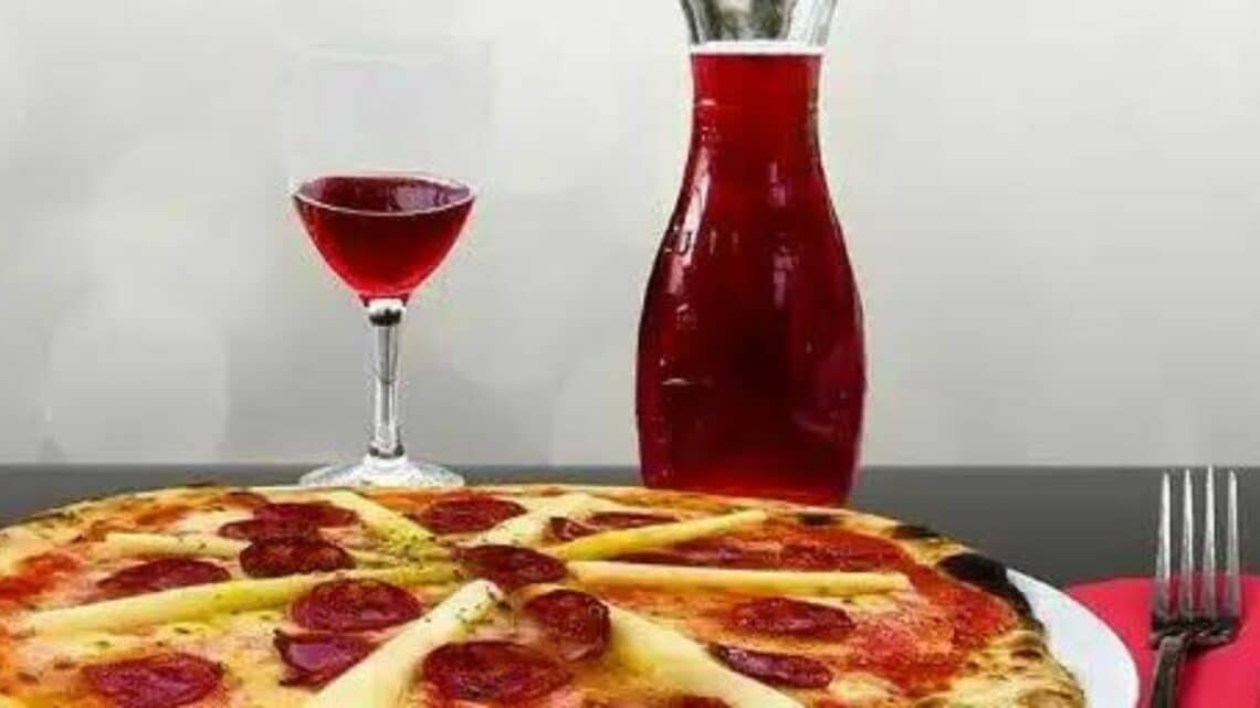 What does St Laurent wine taste like - picture of red wine and pizza